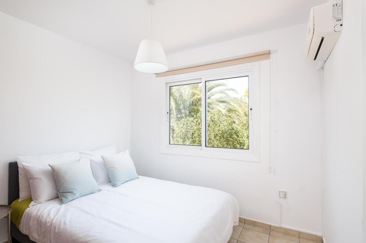 Oceanview Apartment Larnaca Exteriör bild